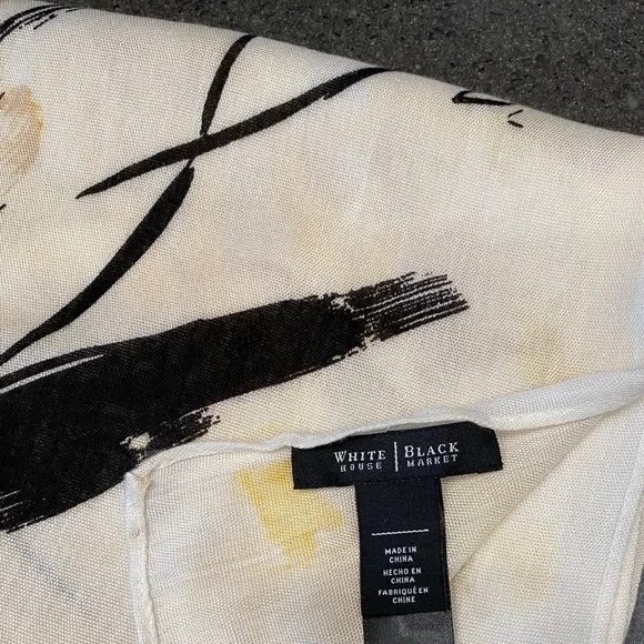 LIKE NEW White House | Black Market lightweight abstract patterned scarf - Picture 3 of 3